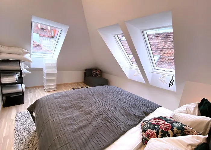 Apartamento Stilvolle Dachgeschosswohnungen Mit Balkon In Innenstadt Naehe Viena