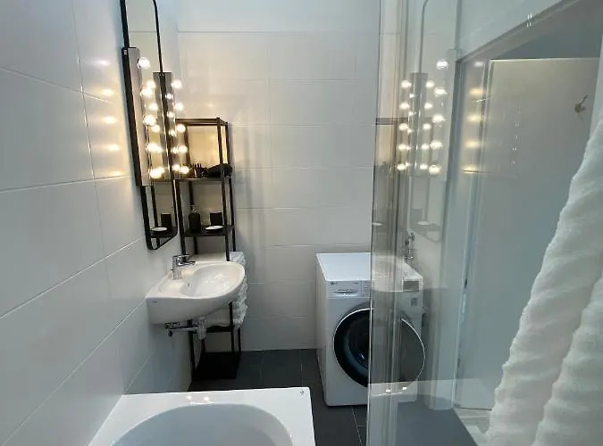 Stilvolle Dachgeschosswohnungen Mit Balkon In Innenstadt Naehe Apartamento *