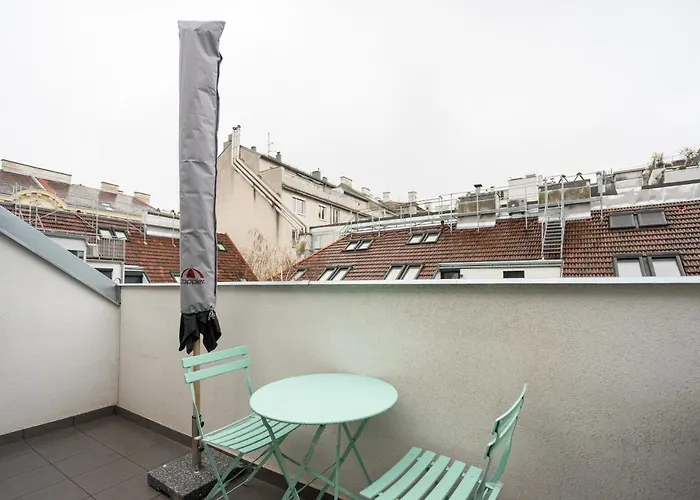 Stilvolle Dachgeschosswohnungen Mit Balkon In Innenstadt Naehe Apartamento
