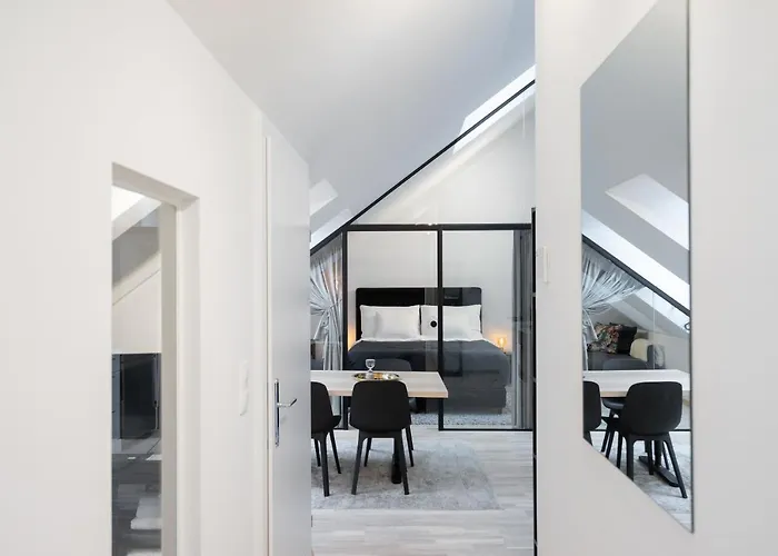 Stilvolle Dachgeschosswohnungen Mit Balkon In Innenstadt Naehe *