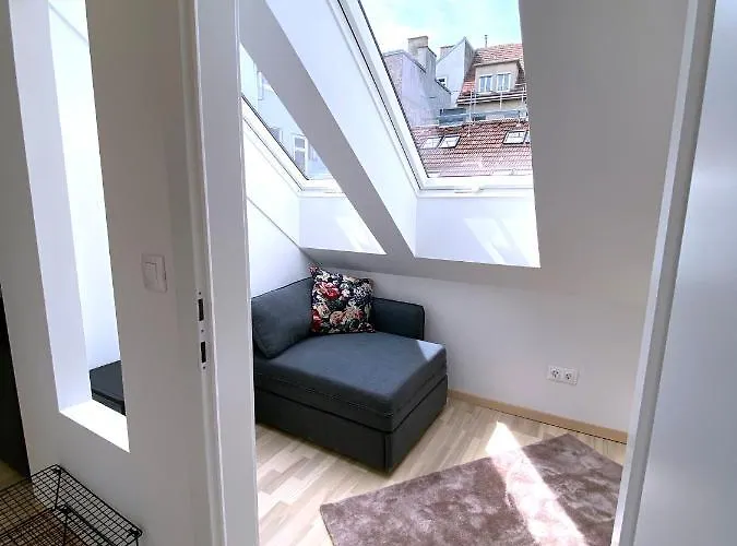 Stilvolle Dachgeschosswohnungen Mit Balkon In Innenstadt Naehe *